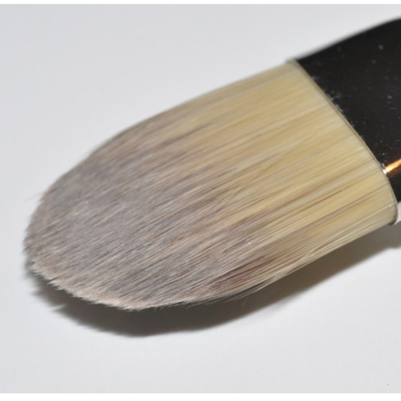 MAC Cosmetics | MAC 190S Foundation Brush | Fan Favorite, Pro-quality (new) - Picture 5 of 8